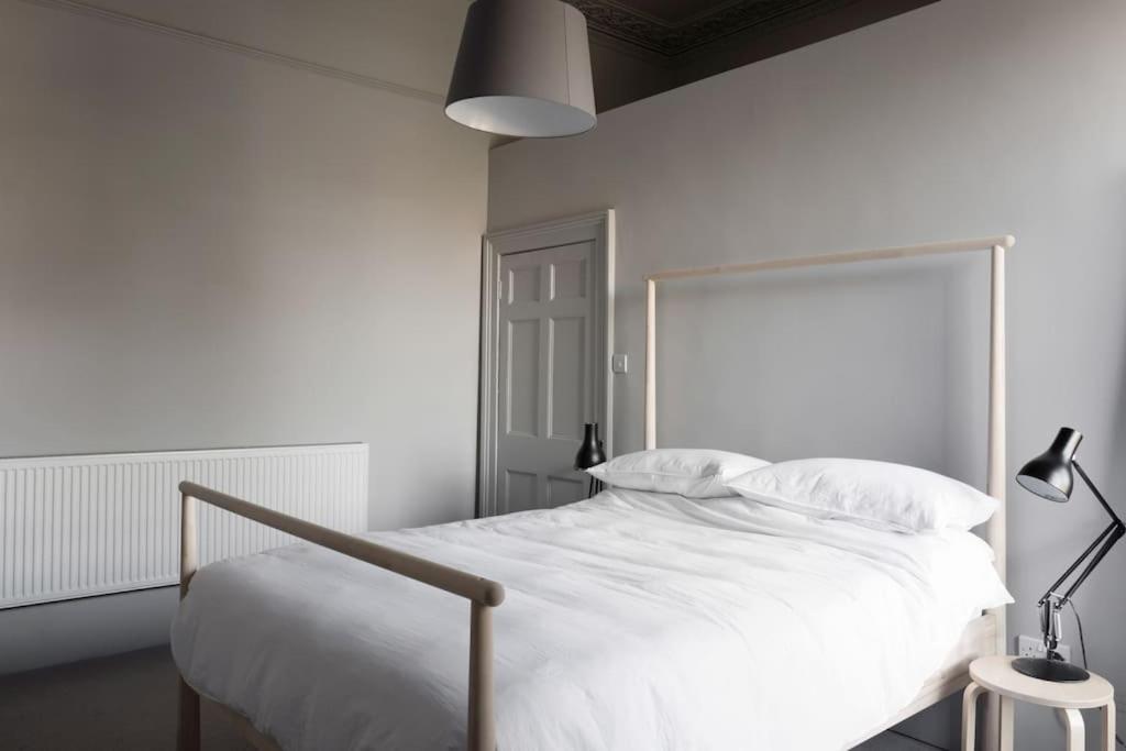 Appartamento Spacious Georgian Pad - Free Parking - Walk To Bath Esterno foto
