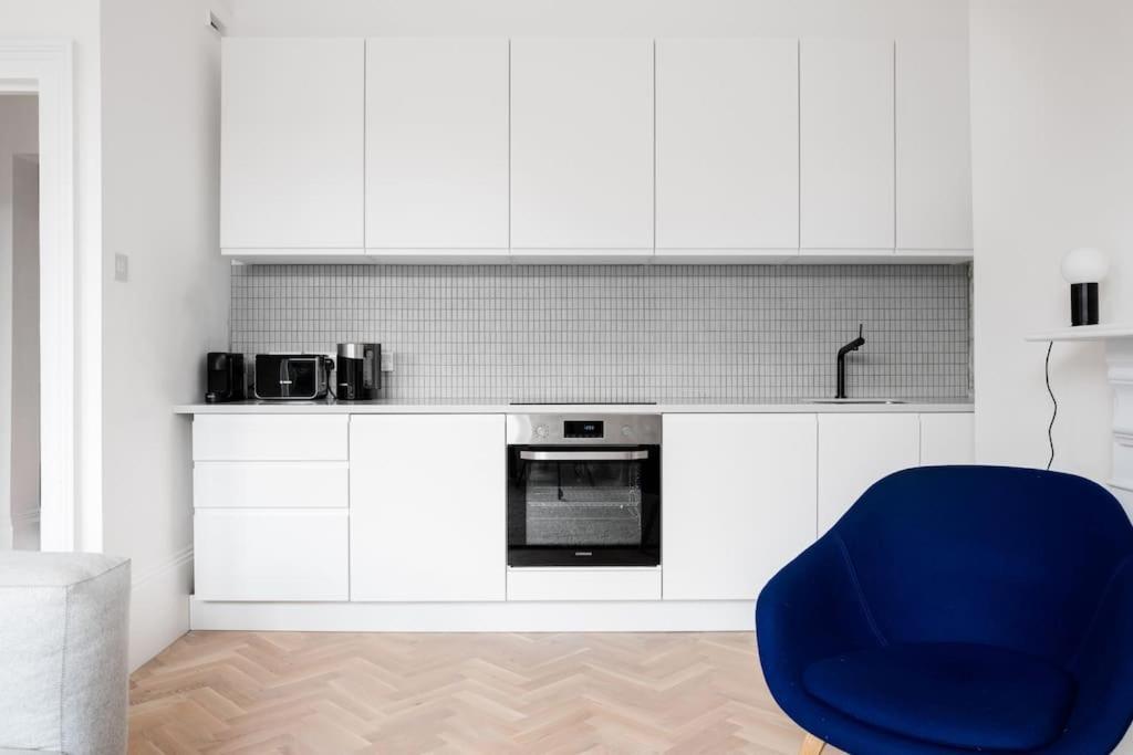 Appartamento Spacious Georgian Pad - Free Parking - Walk To Bath Esterno foto